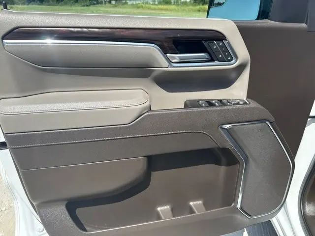 2025 GMC Sierra - $39,000