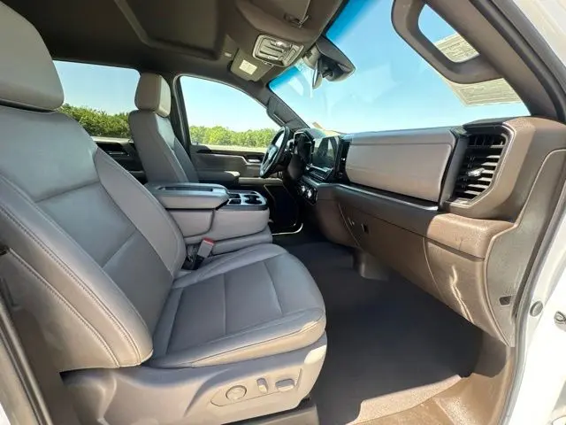 2025 GMC Sierra - $39,000