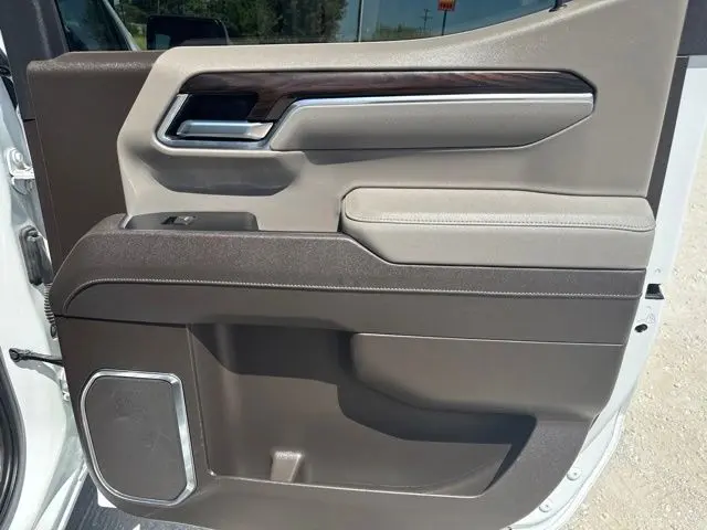 2025 GMC Sierra - $39,000