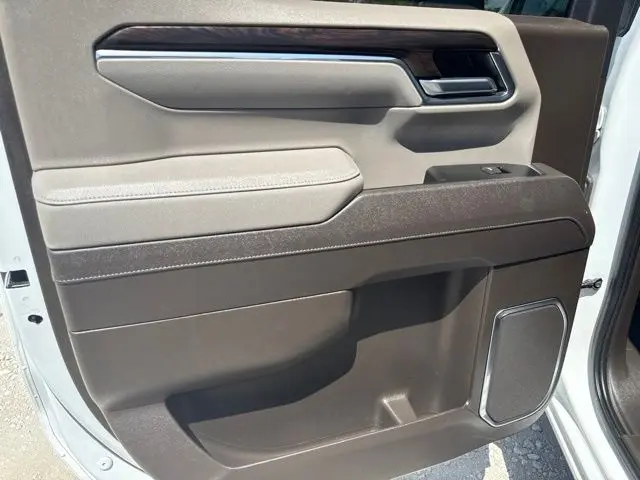 2025 GMC Sierra - $39,000