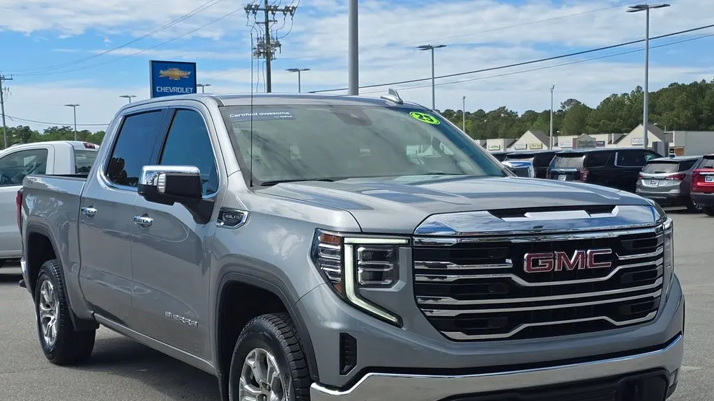 2025 GMC Sierra 1500 SLT
