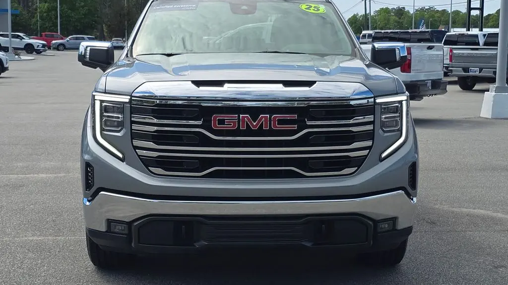 2025 GMC Sierra 1500 SLT