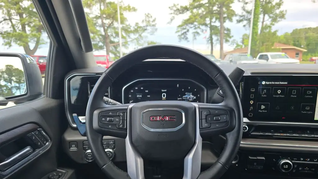 2025 GMC Sierra 1500 SLT