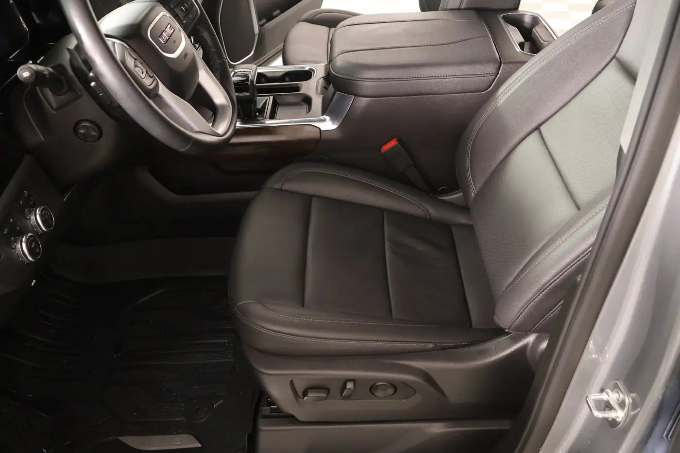 2025 GMC Sierra - $46,603