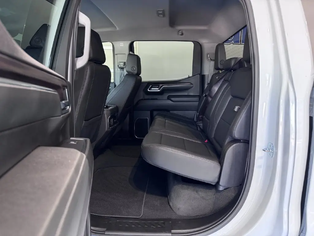2023 GMC Sierra - $45,987