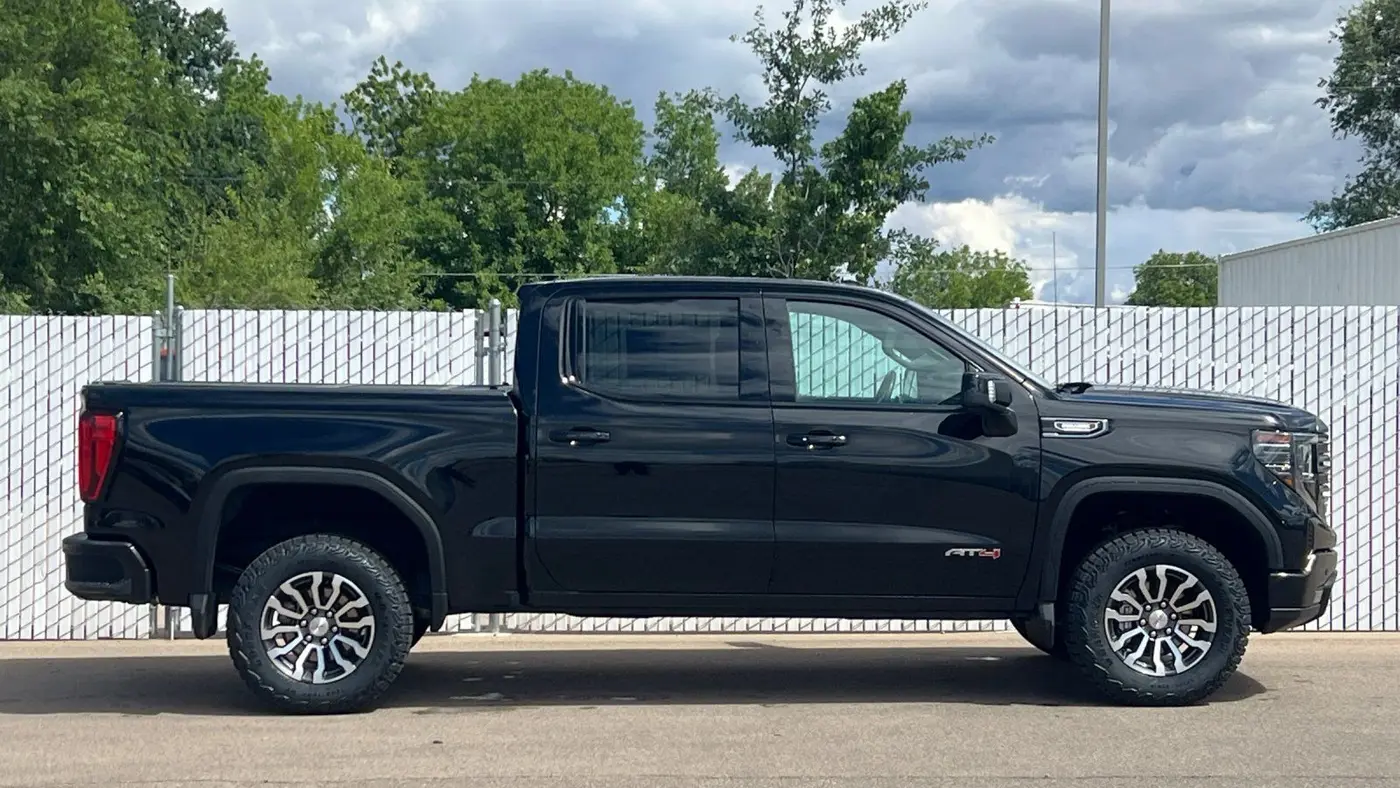 2023 GMC Sierra 1500 AT4