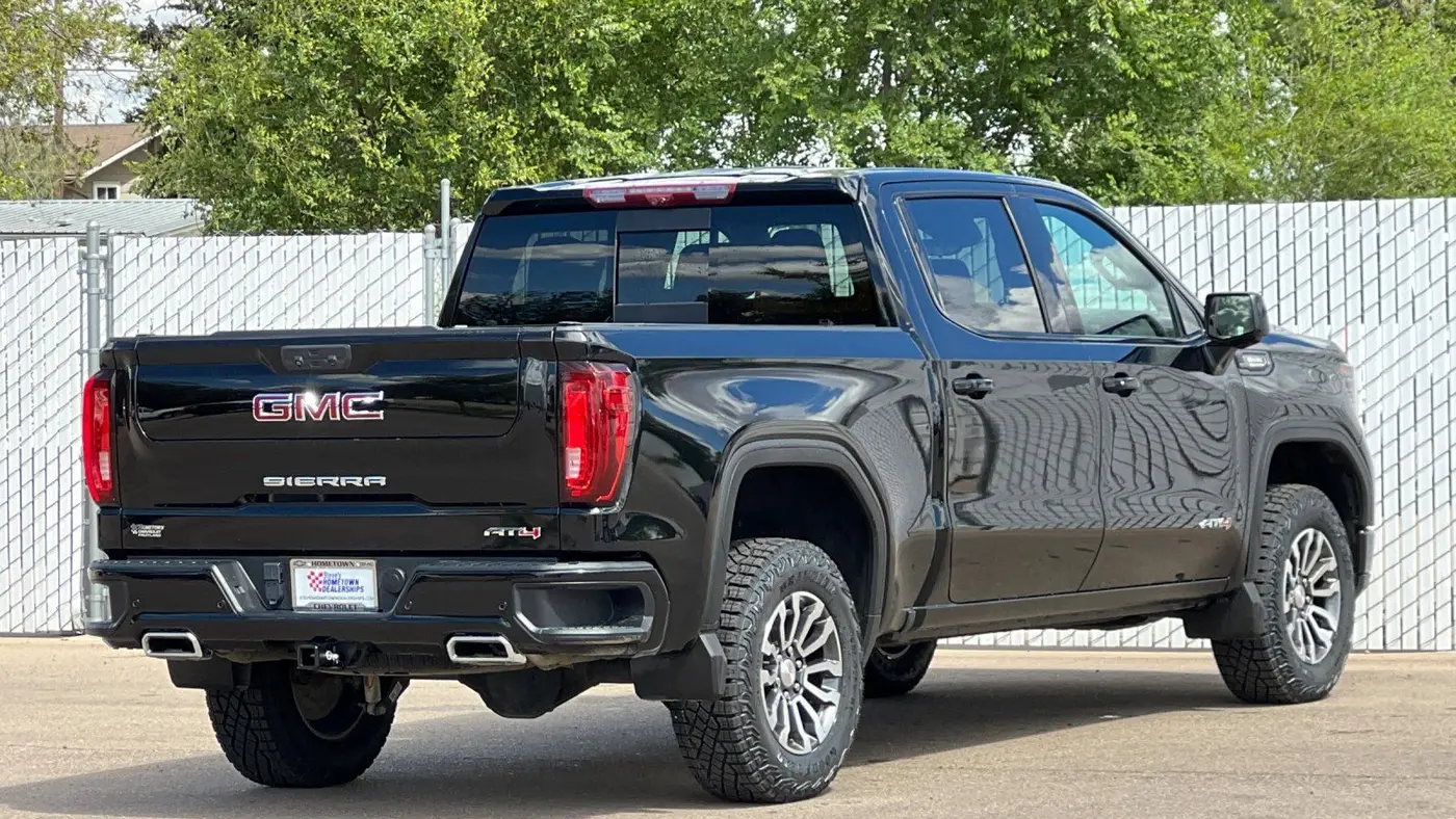 2023 GMC Sierra 1500 AT4