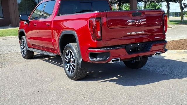 2025 GMC Sierra 1500 AT4