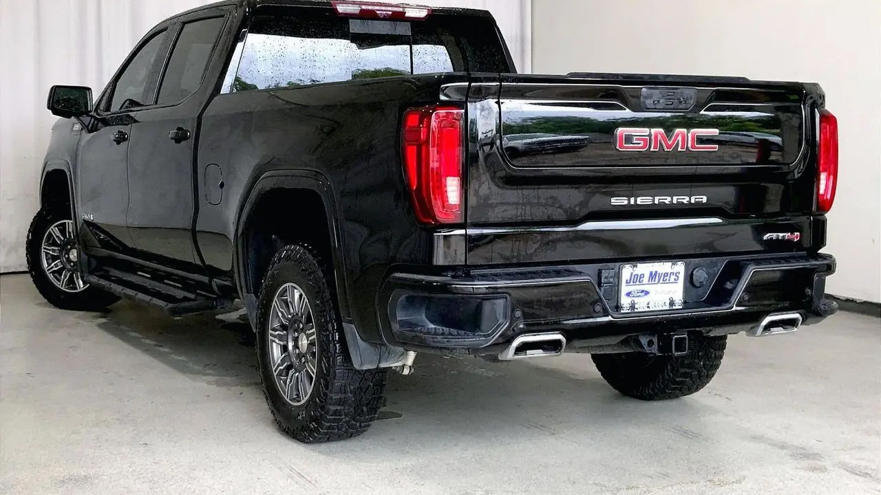 2024 GMC Sierra 1500 AT4