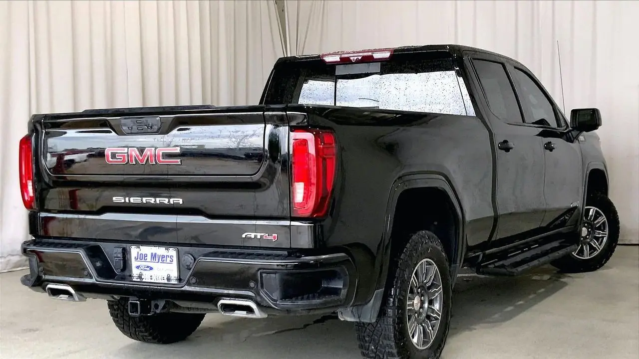 2024 GMC Sierra 1500 AT4