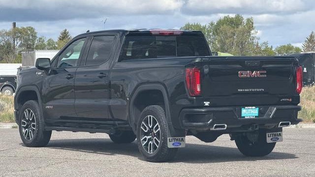 2025 GMC Sierra 1500 AT4