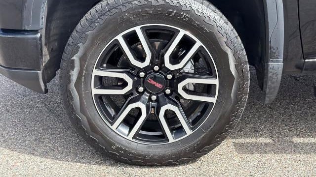2025 GMC Sierra 1500 AT4