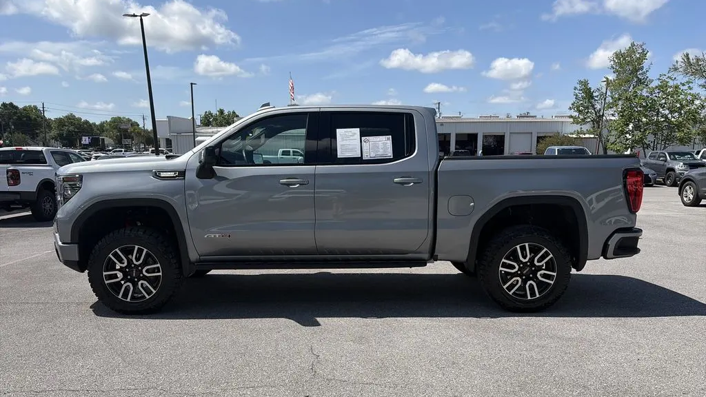 2025 GMC Sierra 1500 AT4