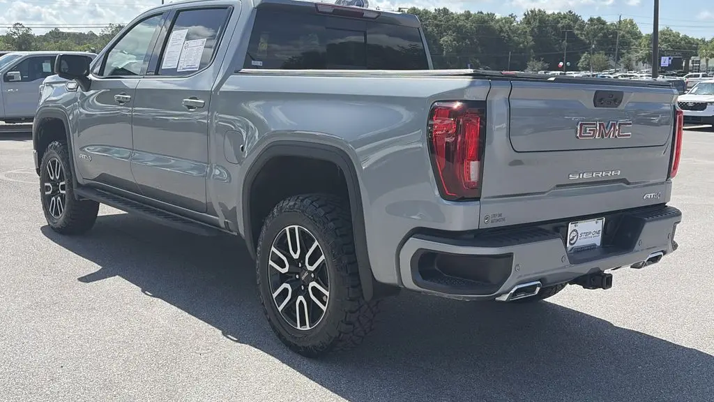 2025 GMC Sierra 1500 AT4