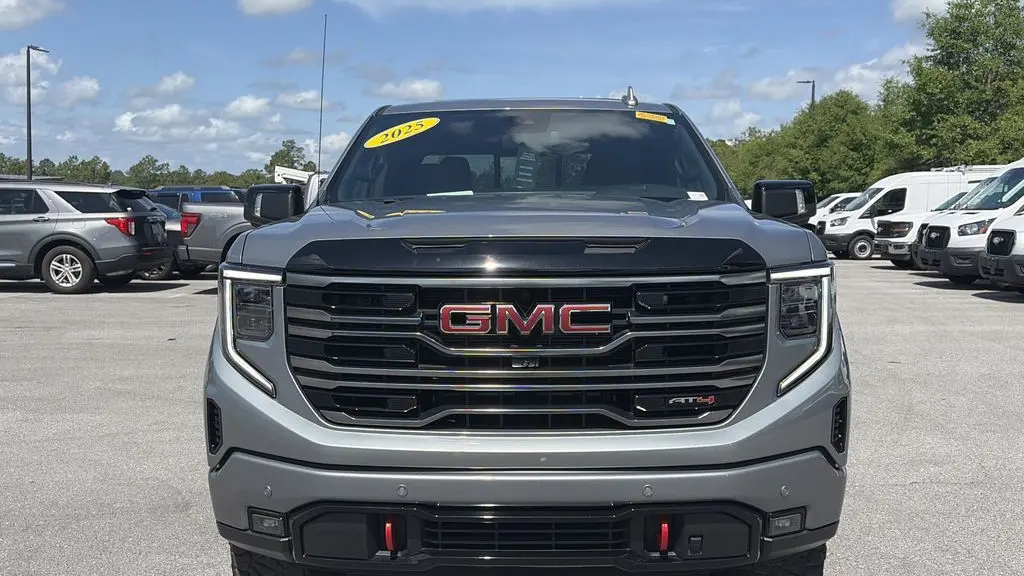 2025 GMC Sierra 1500 AT4