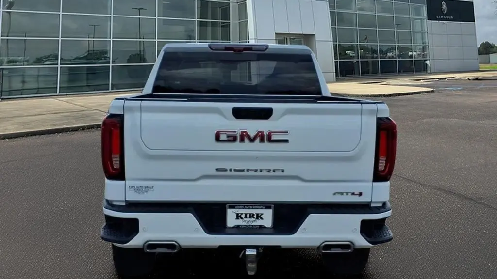 2024 GMC Sierra 1500 AT4