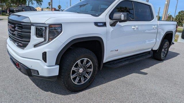 2024 GMC Sierra 1500 AT4