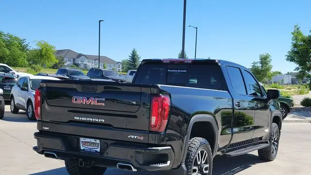 2023 GMC Sierra 1500 AT4