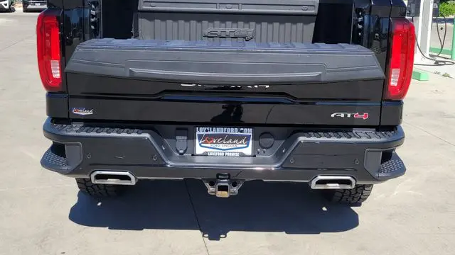 2023 GMC Sierra 1500 AT4