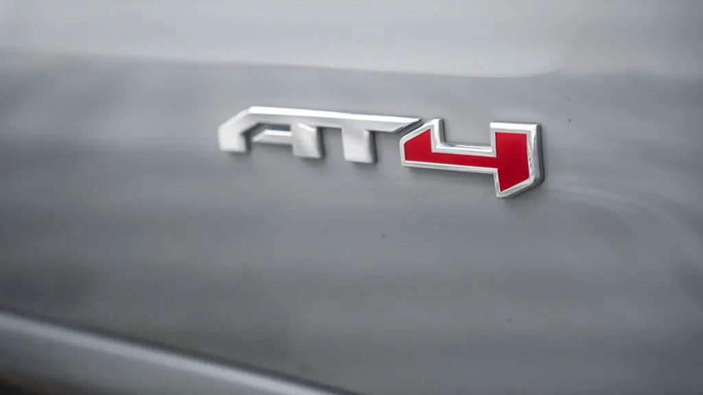 2024 GMC Sierra 1500 AT4
