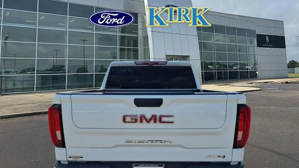 2025 GMC Sierra 1500 AT4