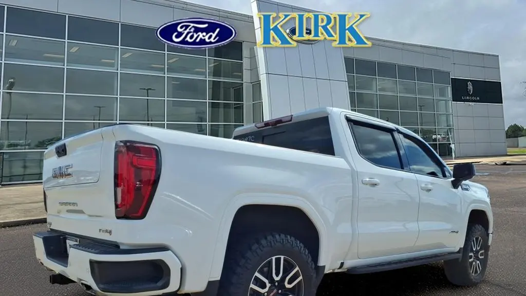 2025 GMC Sierra 1500 AT4