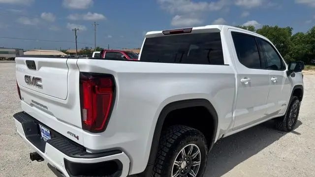 2025 GMC Sierra 1500 AT4