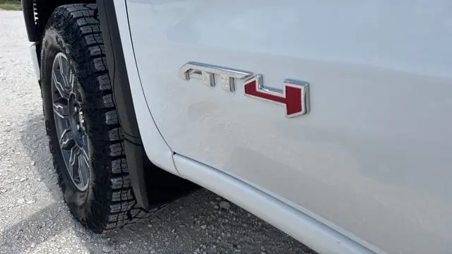 2025 GMC Sierra 1500 AT4