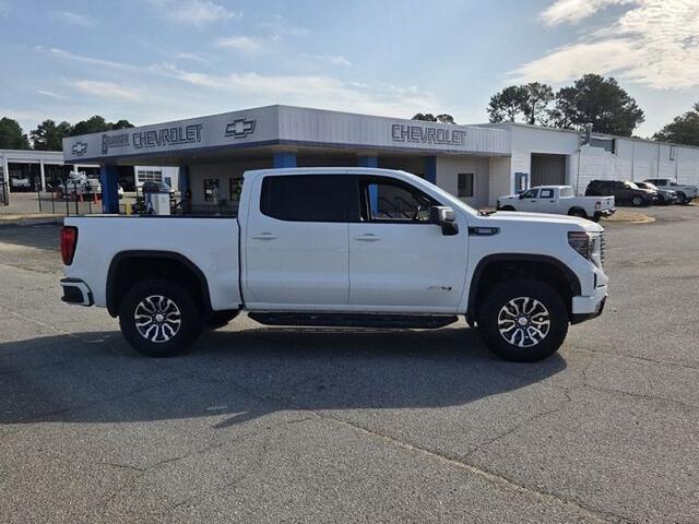 2022 GMC Sierra - $39,598