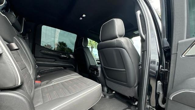 2025 GMC Sierra 1500 AT4X