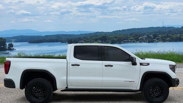 2025 GMC Sierra 1500 AT4X