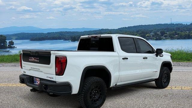 2025 GMC Sierra 1500 AT4X
