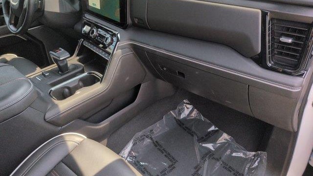 2025 GMC Sierra 1500 AT4X