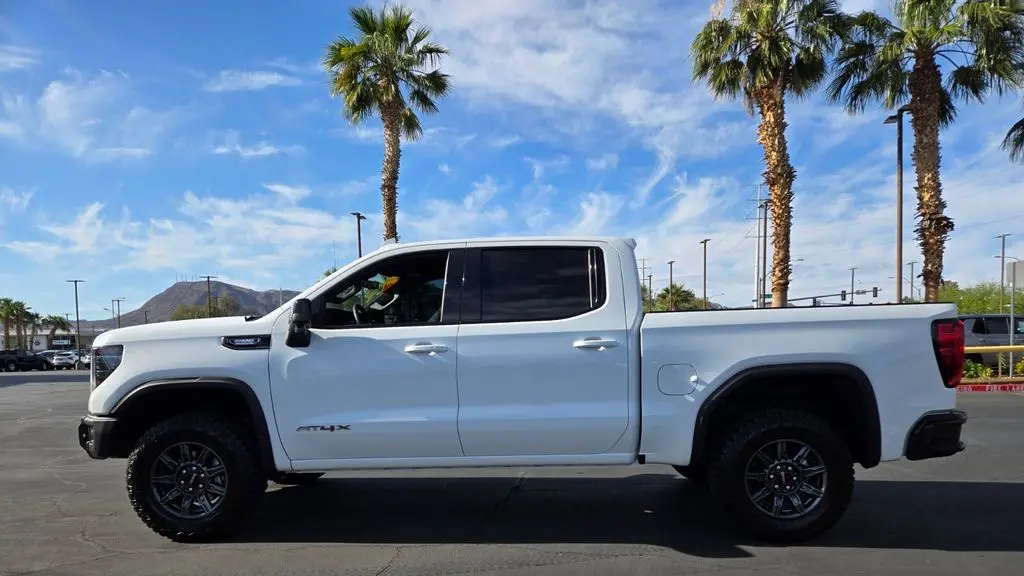2025 GMC Sierra 1500 AT4X