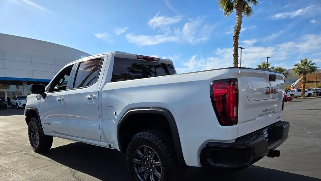 2025 GMC Sierra 1500 AT4X