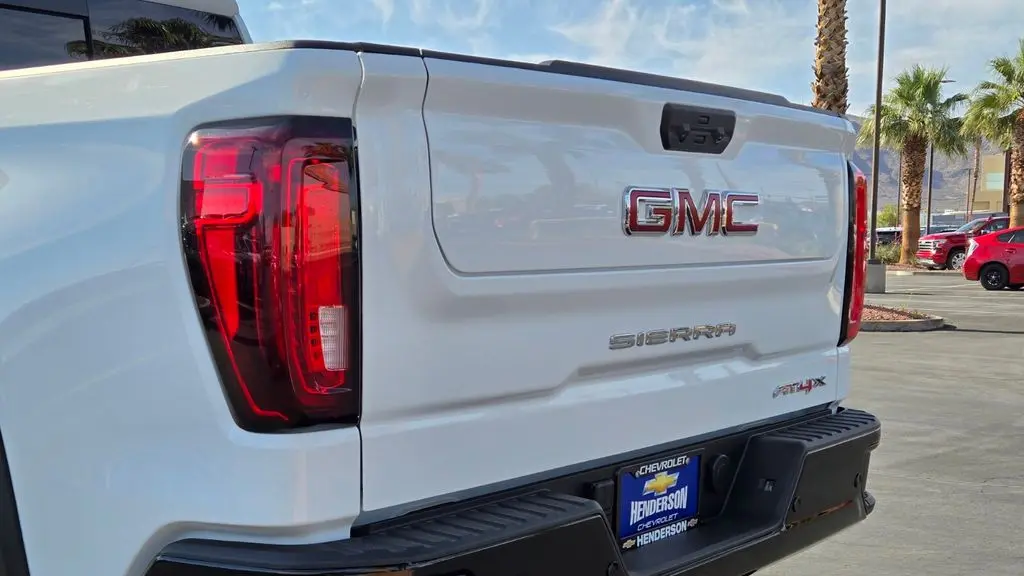 2025 GMC Sierra 1500 AT4X