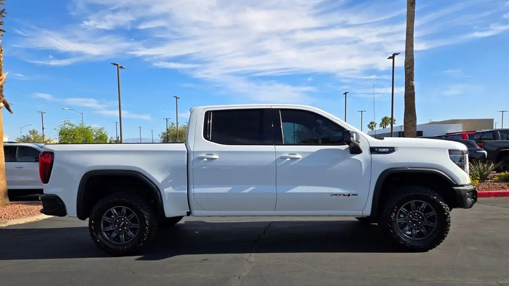 2025 GMC Sierra 1500 AT4X