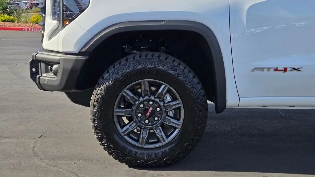 2025 GMC Sierra 1500 AT4X