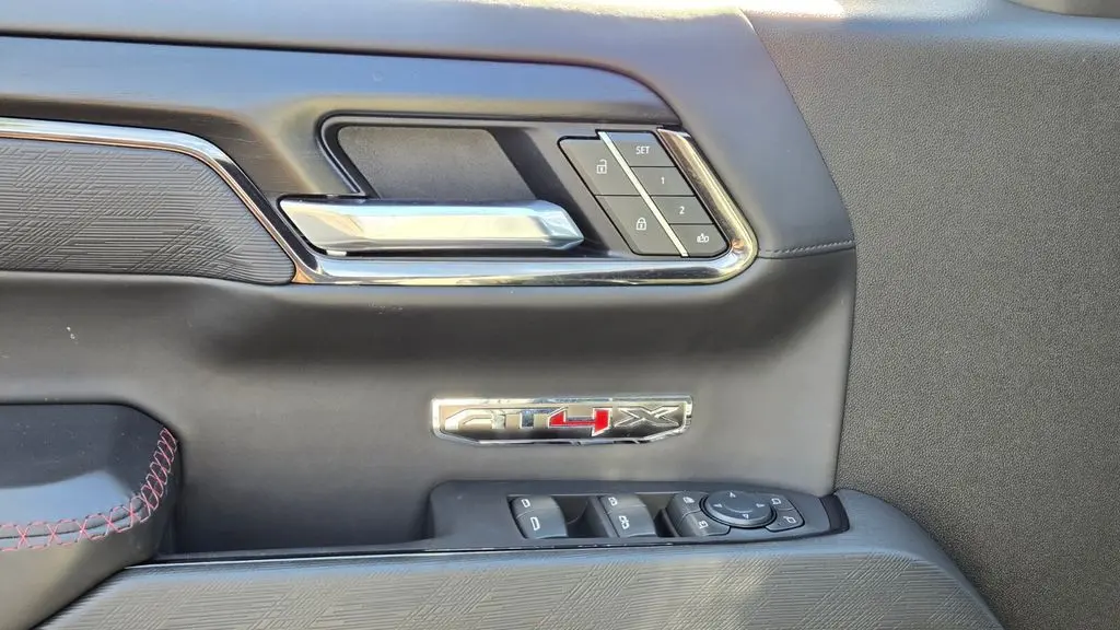 2025 GMC Sierra 1500 AT4X