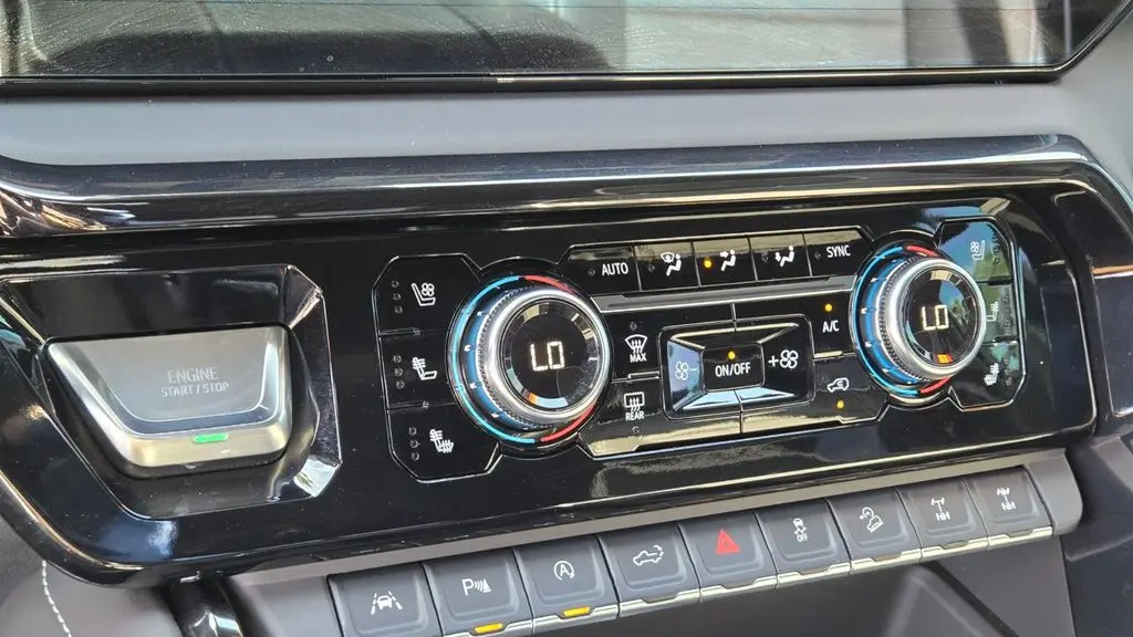 2025 GMC Sierra 1500 AT4X