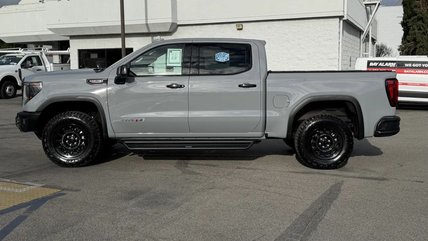 2024 GMC Sierra 1500 AT4X