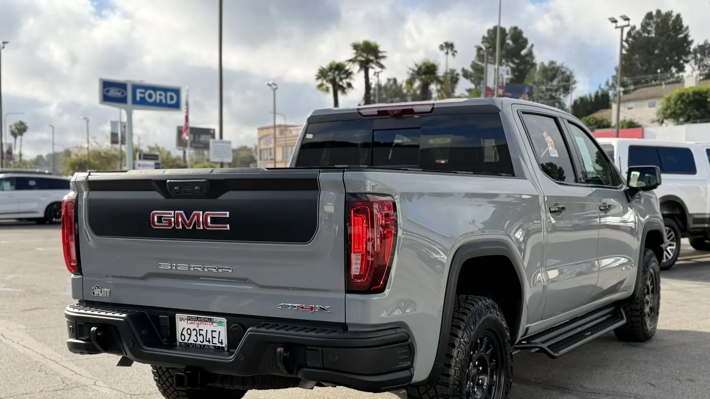 2024 GMC Sierra 1500 AT4X