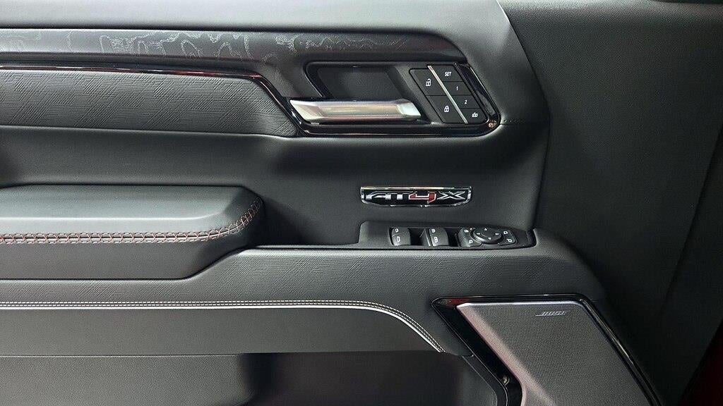 2025 GMC Sierra 1500 AT4X