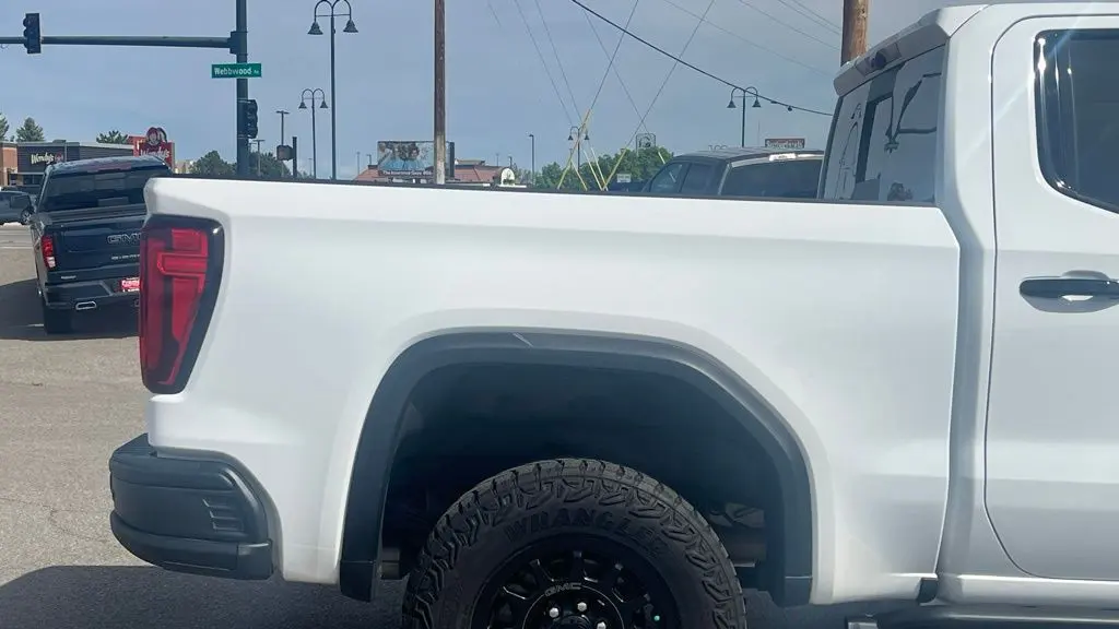 2023 GMC Sierra 1500 AT4X