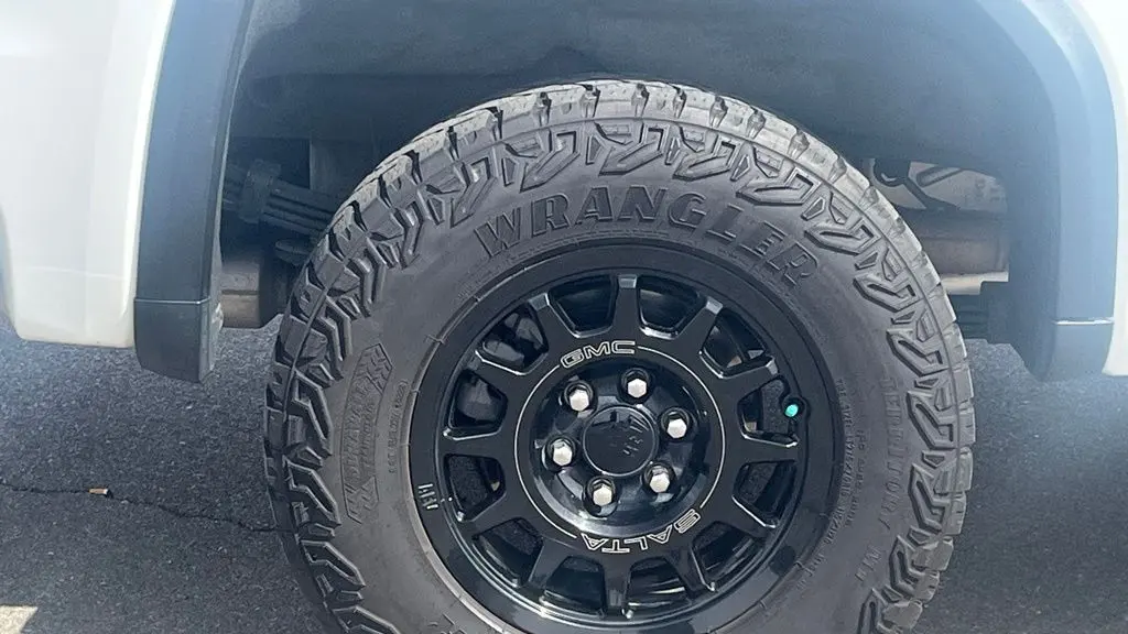 2023 GMC Sierra 1500 AT4X