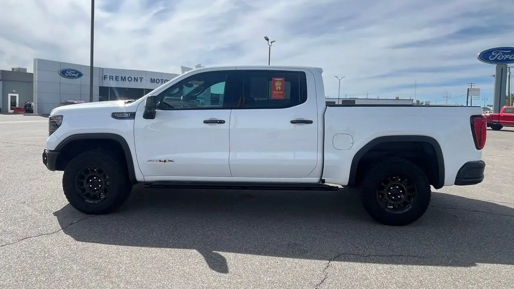 2023 GMC Sierra 1500 AT4X