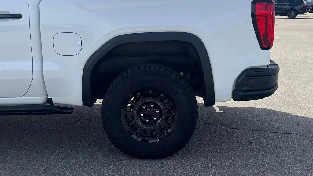 2023 GMC Sierra 1500 AT4X