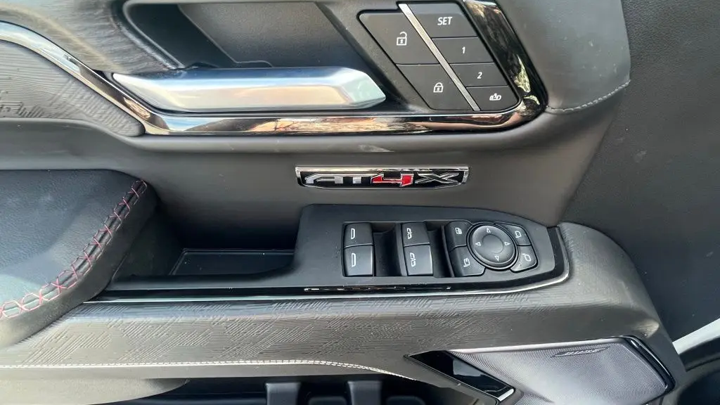 2023 GMC Sierra 1500 AT4X