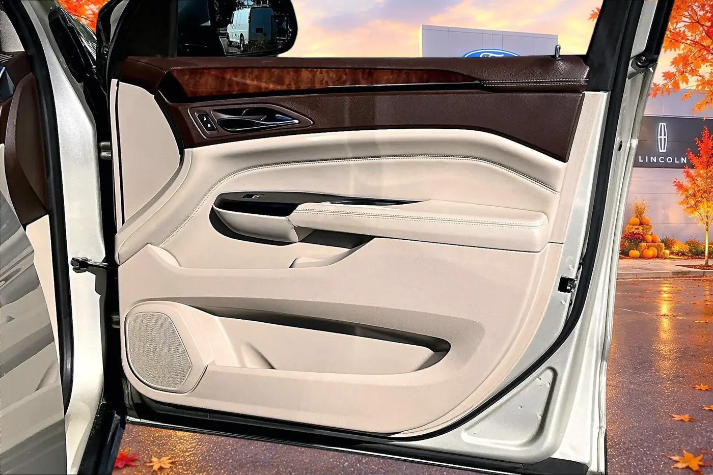 2015 Cadillac SRX - $11,900