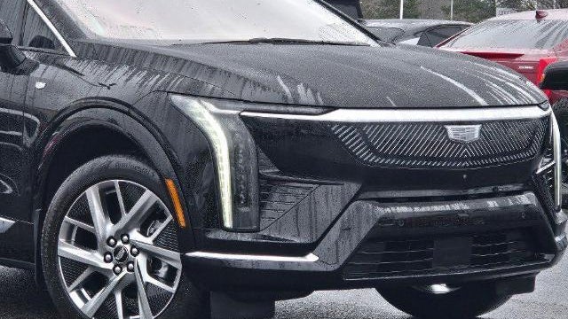 2025 Cadillac OPTIQ Luxury 1